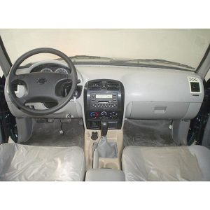 süstimisvormitud auto armatuurlaud